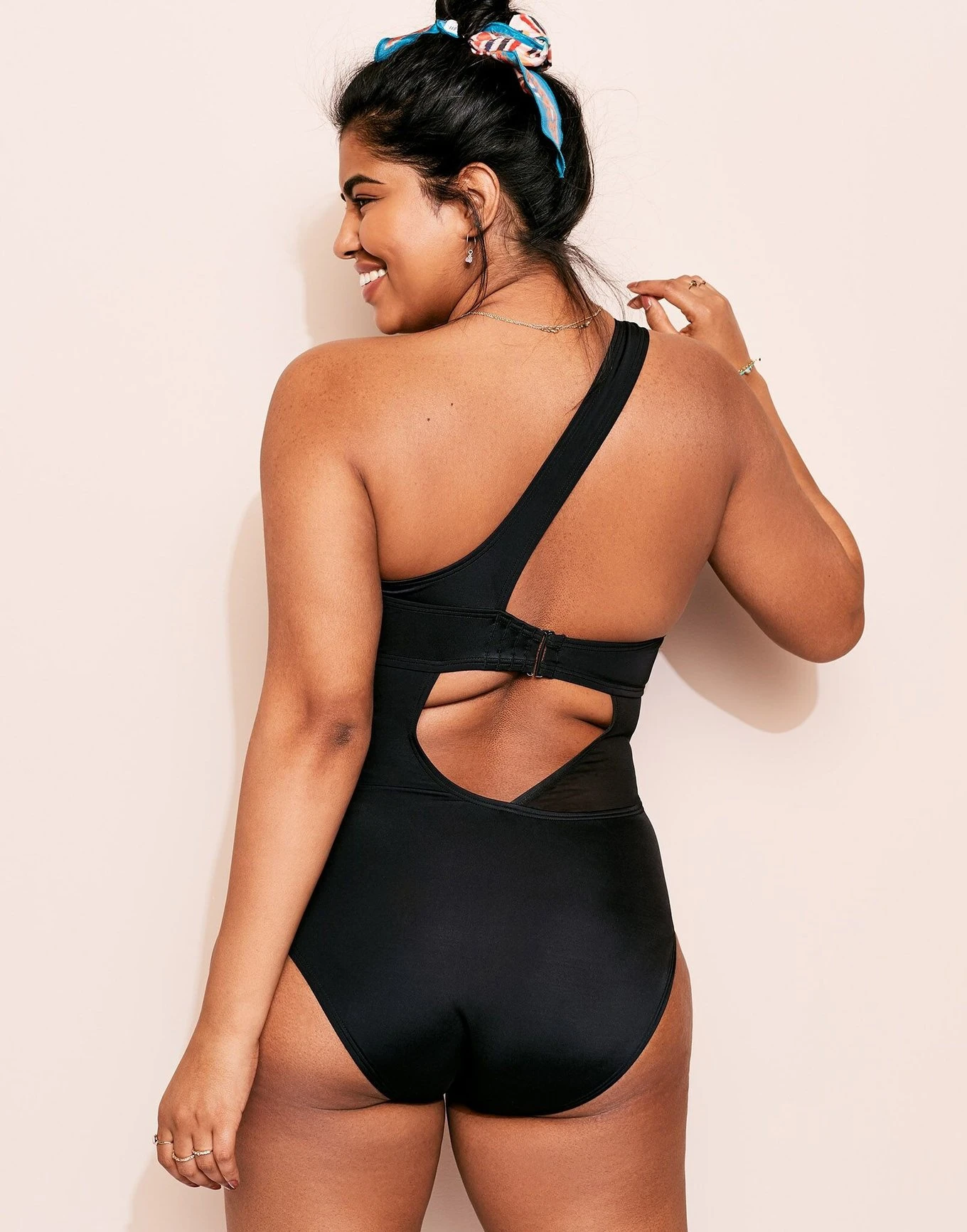 Alaine Contour Plus Black - Image 4