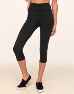 Cora Cozy Crop Black