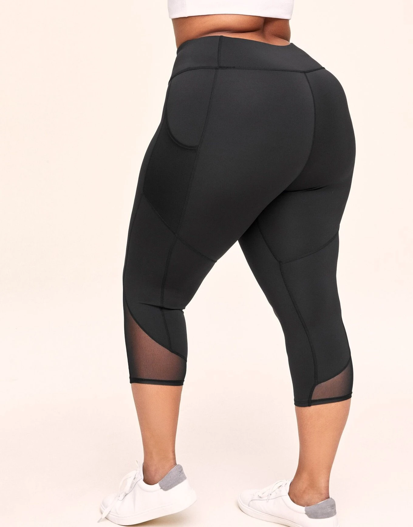 Ava Cozy Crop Plus Black - Image 5