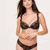 Victoria Push Up Black